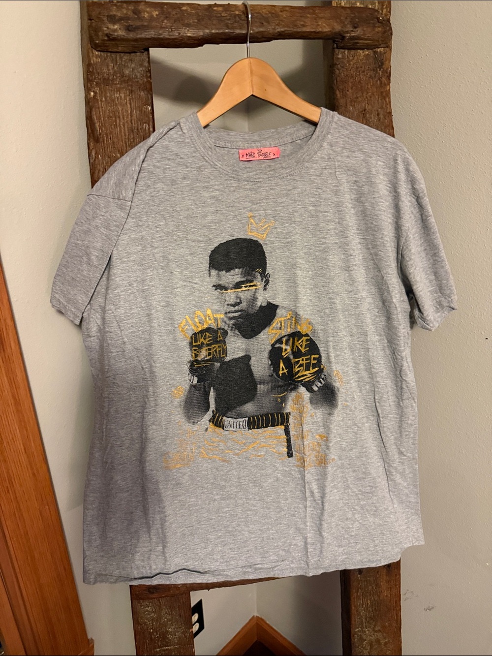 Men's L Muhammad Ali shirt